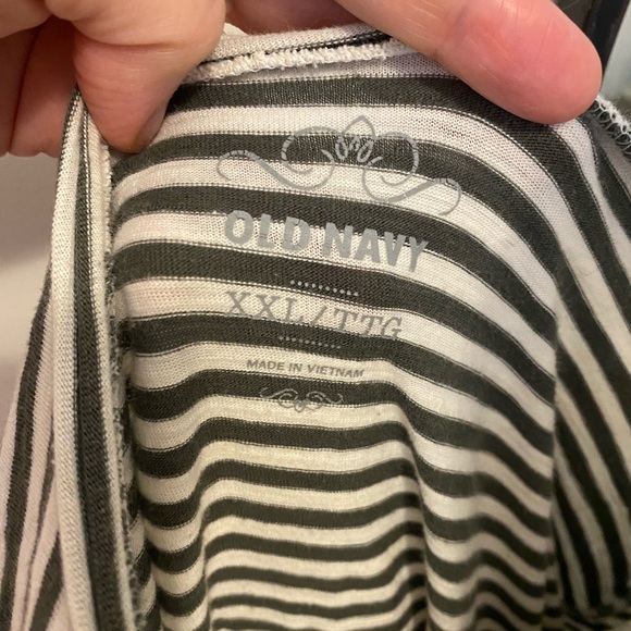 Old Navy Gray & White Striped Top w/Ruching - XXL - Picture 3 of 4